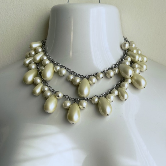 TALBOTS • pearl cluster bib necklace - Picture 2 of 9